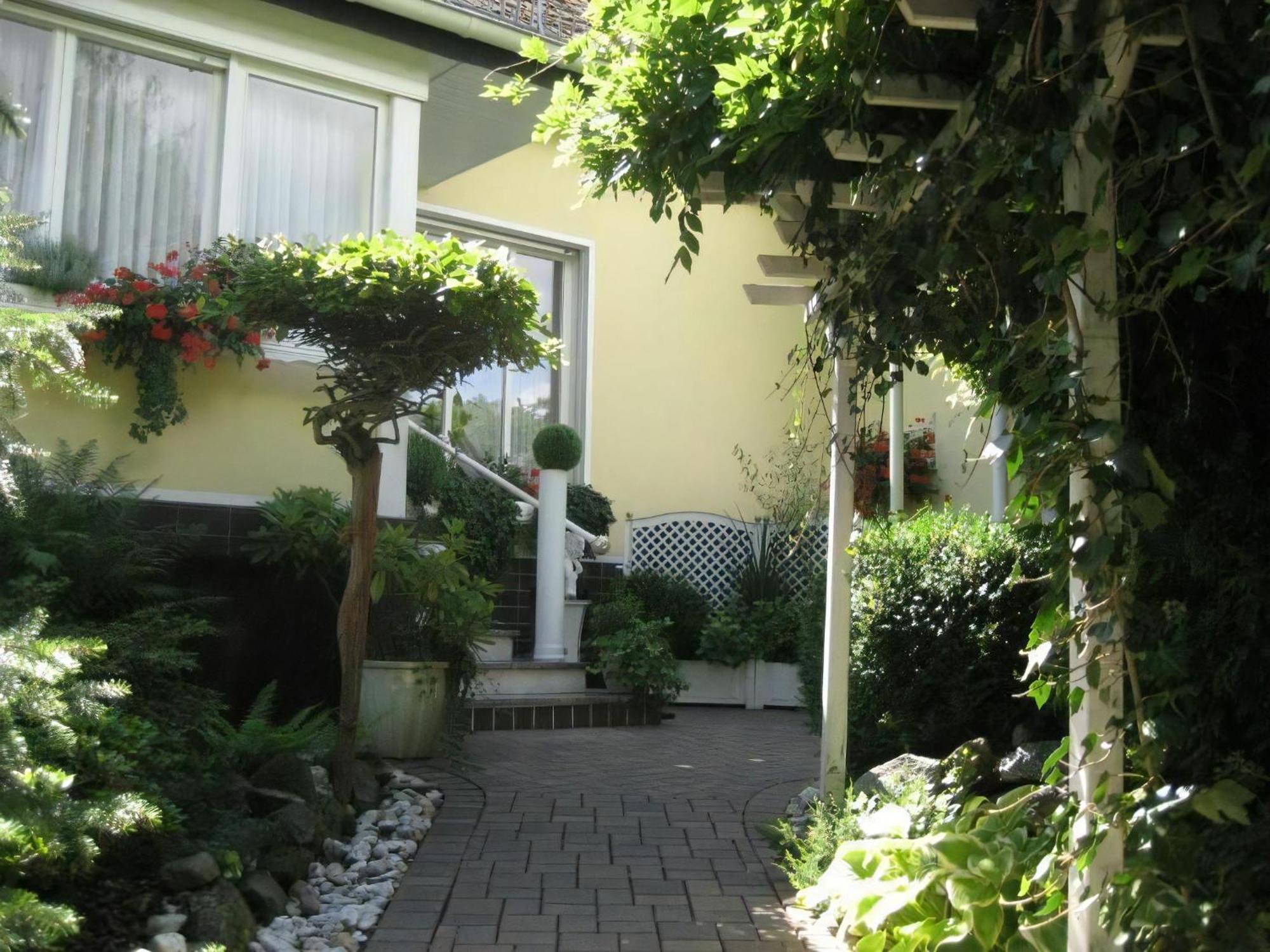 Grosse Ferienwohnung Mit Balkon Und Garten Steinen  Exterior photo